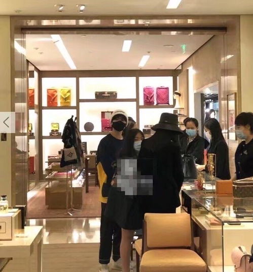 奢侈品店柜员待遇及建议