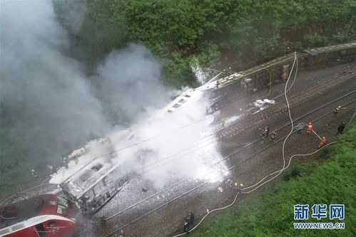 珠峰惊魂登顶堵车与冰架断裂的生死瞬间