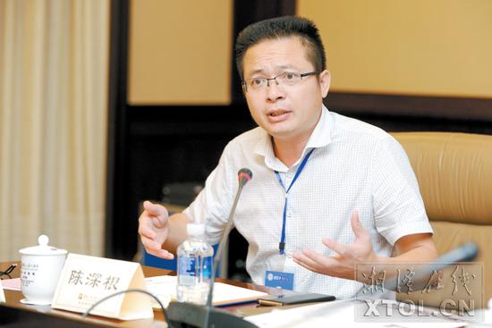 科技类新闻摘抄，四年级下册学生的科技世界探索