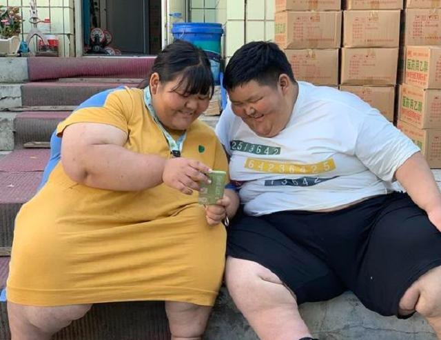 抖音上的胖胖力量，一男一女两个胖子的励志故事  第1张